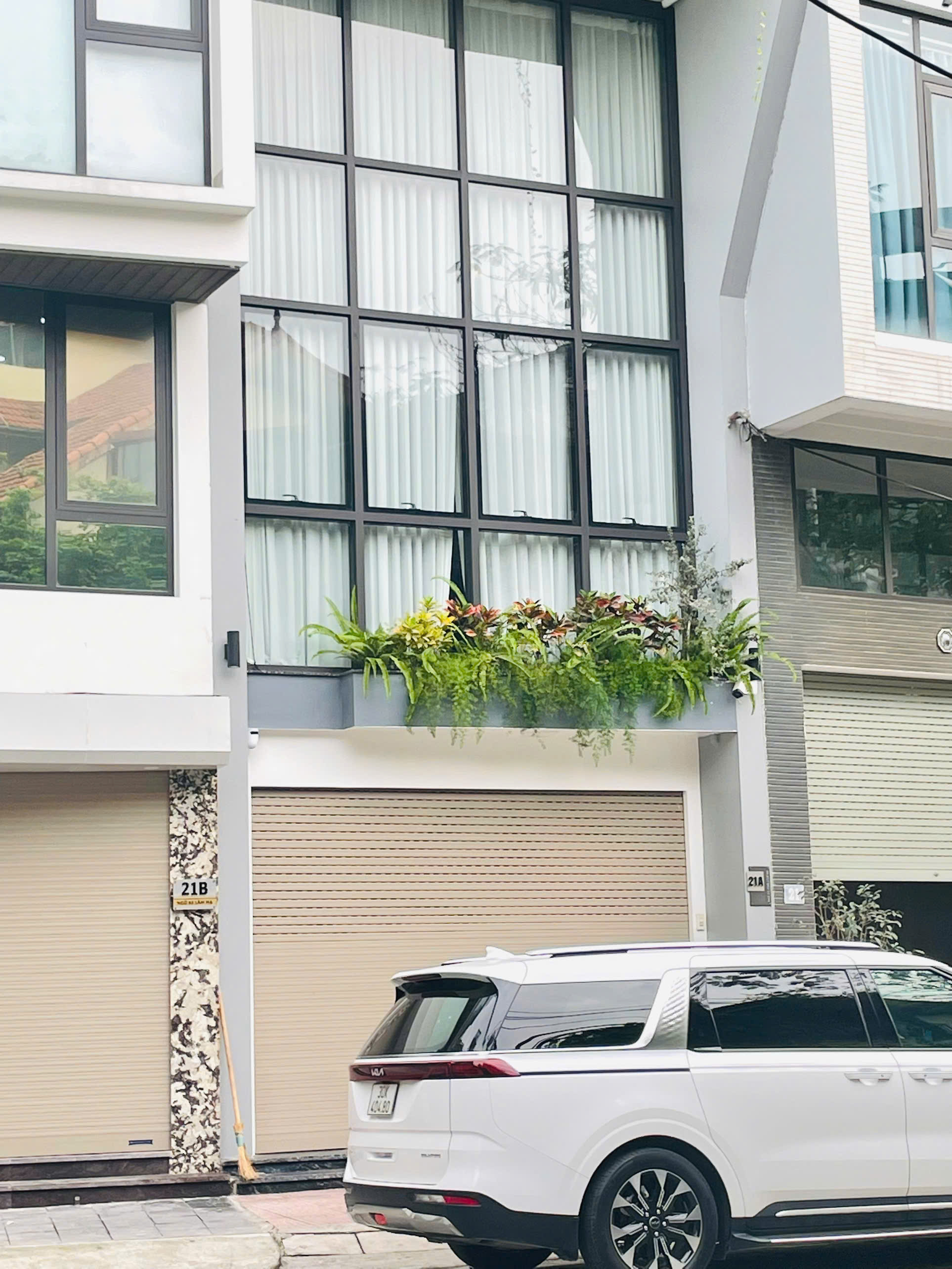 Bán gấp nhà Nguyễn Sơn, 56m, khu VIP, ngõ thông, hơn 10 tỷ. - Ảnh 1