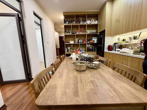 Bán căn hộ phố Hoàng Đạo Thúy, Cầu Giấy, 2 ngủ, 1wc, diện tích 64m2 - Ảnh 1
