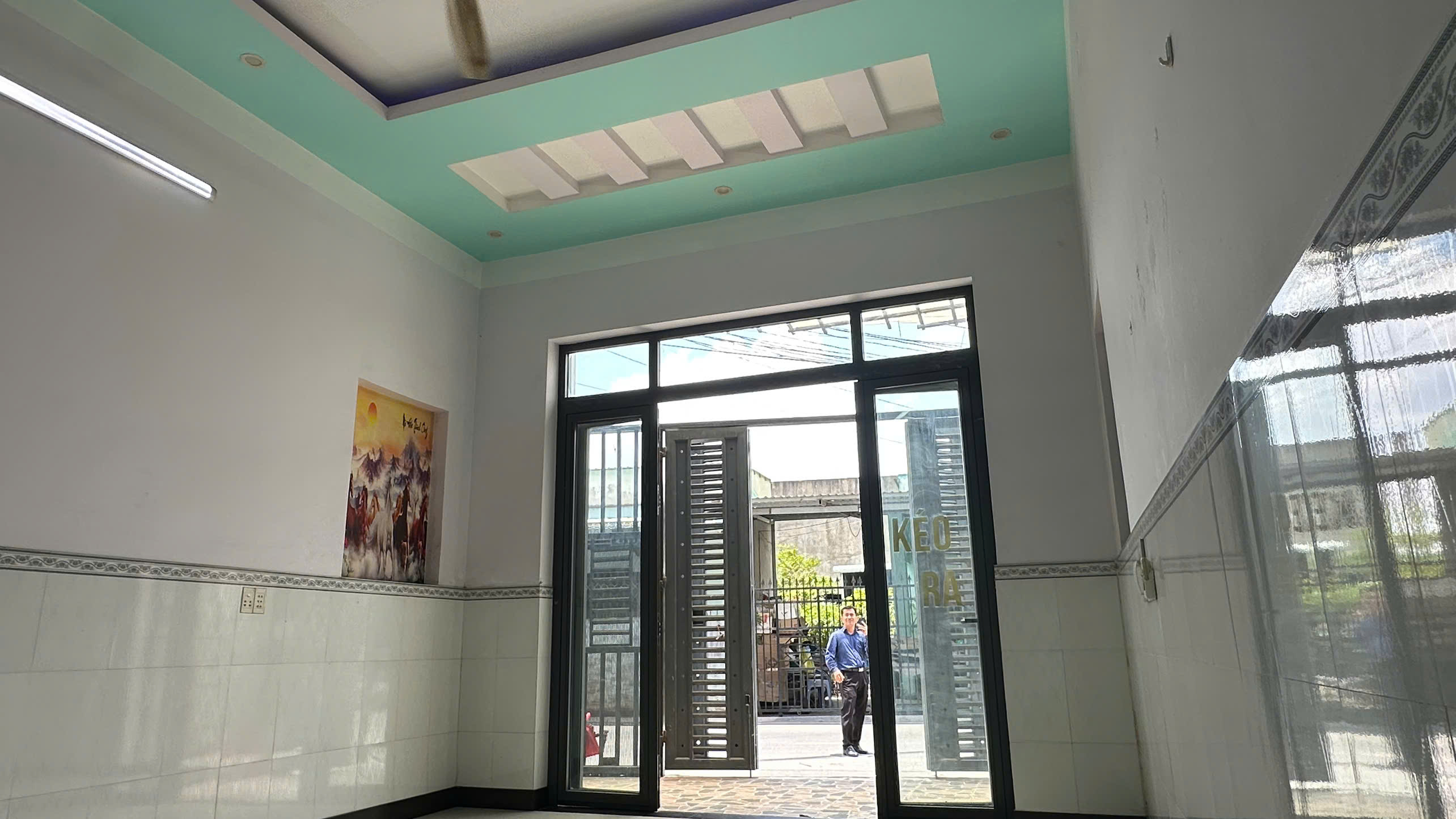 Bán nhà 2 Lầu MẶT TIỀN kinh doanh,giá cực kì hiếm gặp, chỉ nhỉnh 3 tỷ - Ảnh chính