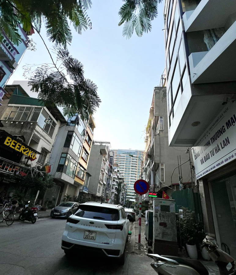 BÁN NHÀ LẠC LONG QUÂN, TÂY HỒ, 45M2 6 TẦNG MT 4M GIÁ 28 TỶ- MẶT NGÕ MẶT PHỐ - VỈA HÈ ĐÁ BÓNG - NHÀ - Ảnh 1