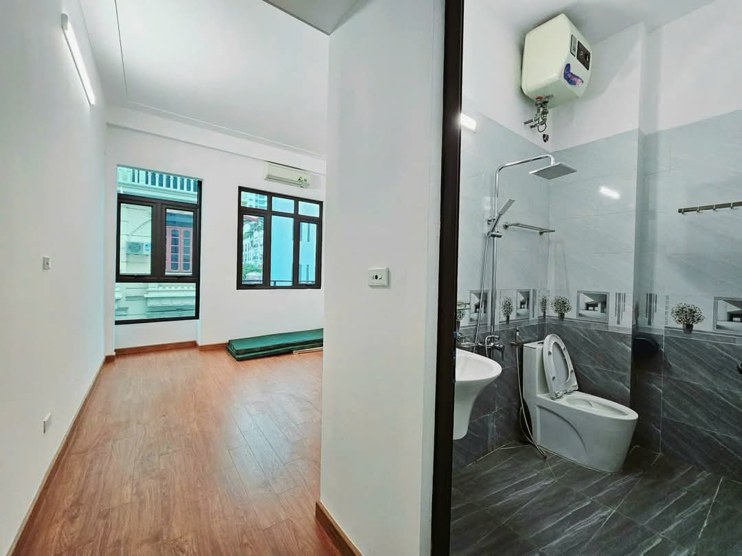 BÁN NHÀ LẠC LONG QUÂN, TÂY HỒ. 50M2 5 TẦNG MT 4M GIÁ 12 TỶ- NGÕ THÔNG HAI ĐẦU - Ô TÔ ĐỖ CỬA - AN - Ảnh 4