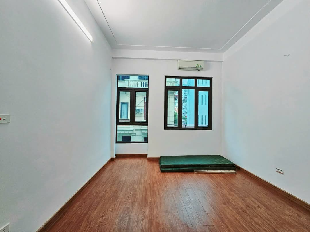 BÁN NHÀ LẠC LONG QUÂN, TÂY HỒ. 50M2 5 TẦNG MT 4M GIÁ 12 TỶ- NGÕ THÔNG HAI ĐẦU - Ô TÔ ĐỖ CỬA - AN - Ảnh 3