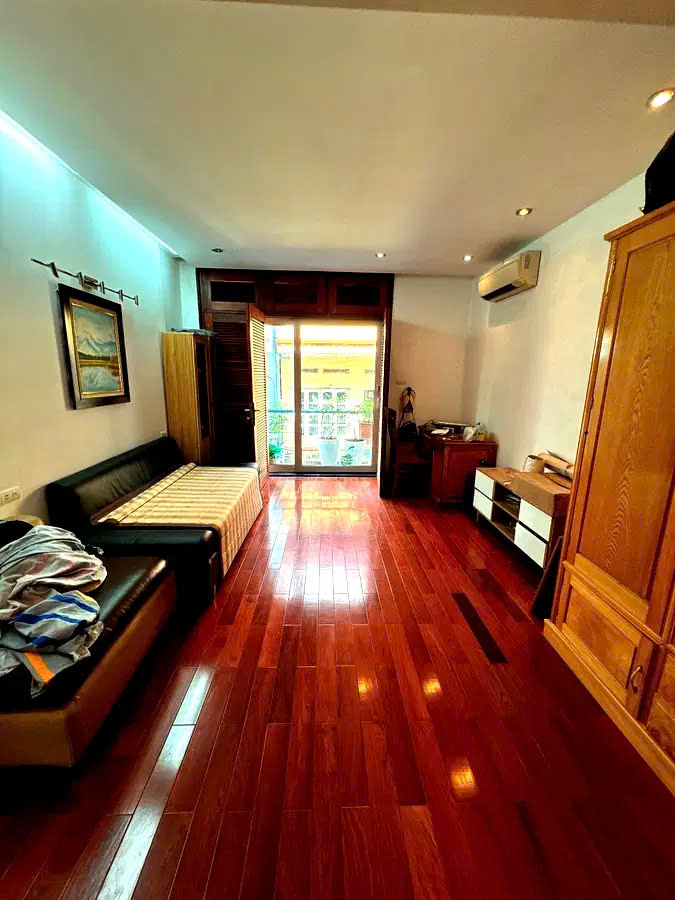 BÁN NHÀ ÂU CƠ. TÂY HỒ. 42M2 5 TẦNG MT 4M GIÁ 10 TỶ- NGÕ THÔNG CÁC NGẢ - RẤT GẦN Ô TÔ - NỘI THẤT CỰC - Ảnh 1