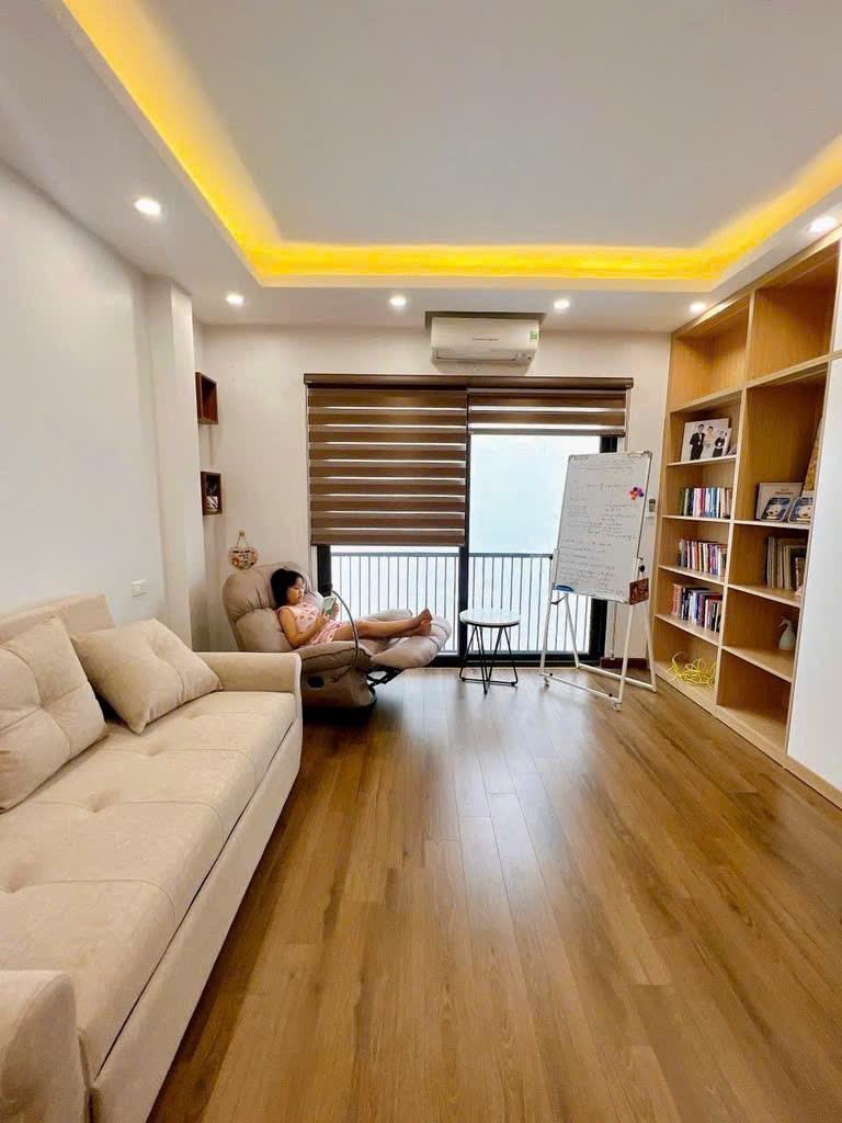 PHÂN LÔ HOÀNG VĂN THÁI, Ô TÔ TRÁNH KINH DOANH ĐỈNH, GIÁ 12.6 TỶ. - Ảnh 2