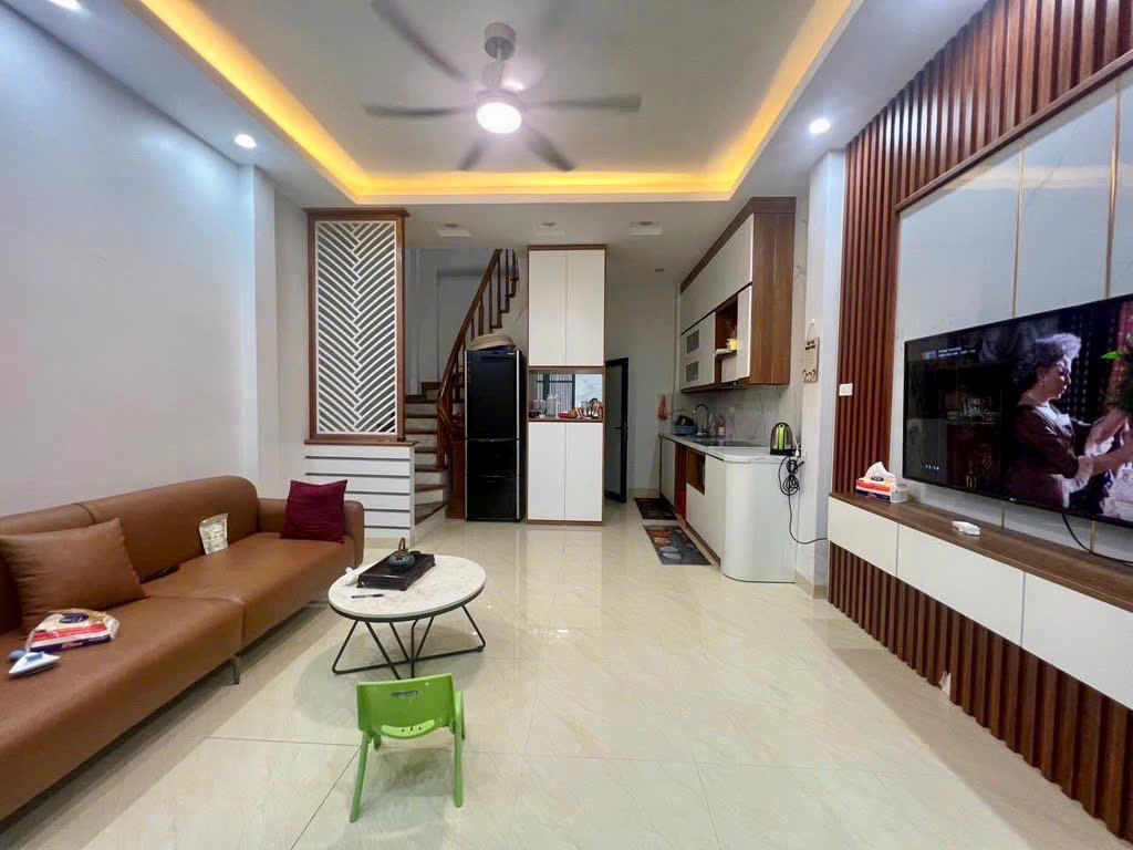 PHÂN LÔ HOÀNG VĂN THÁI, Ô TÔ TRÁNH KINH DOANH ĐỈNH, GIÁ 12.6 TỶ. - Ảnh 1