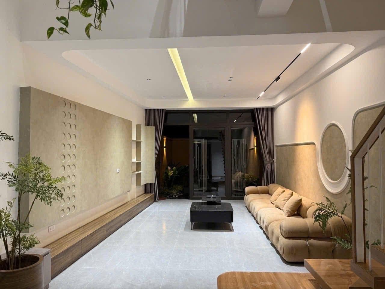**Bán nhà đường Hoàng Văn Thụ, phường 4 Tân Bình; 4x18, 4 tầng - 10,4 tỷ - Ảnh chính