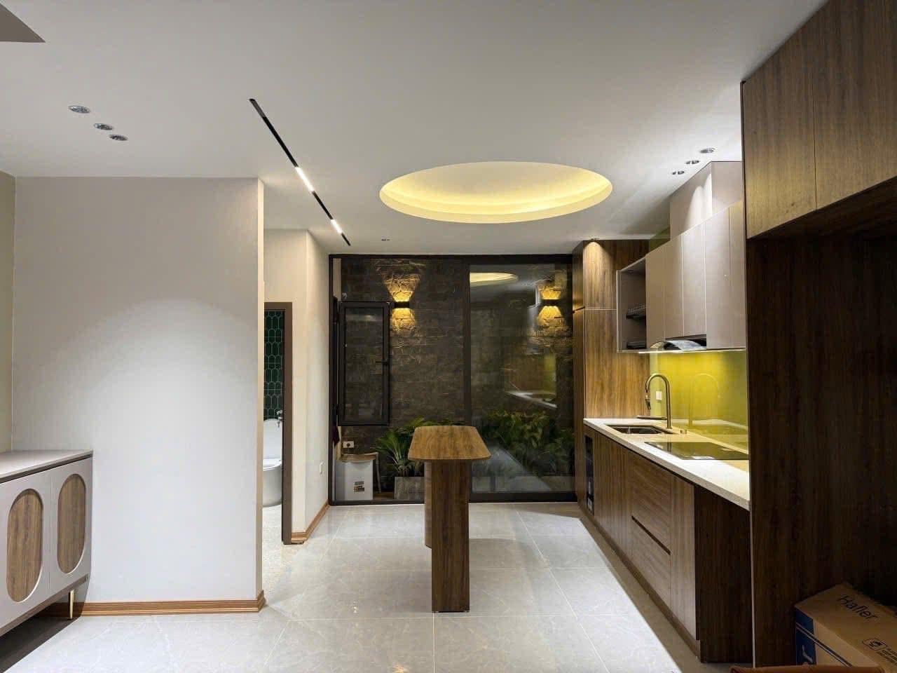 **Bán nhà đường Hoàng Văn Thụ, phường 4 Tân Bình; 4x18, 4 tầng - 10,4 tỷ - Ảnh 1