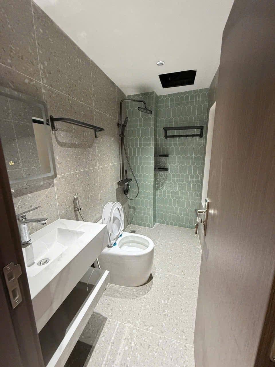 **Bán nhà đường Hoàng Văn Thụ, phường 4 Tân Bình; 4x18, 4 tầng - 10,4 tỷ - Ảnh 3