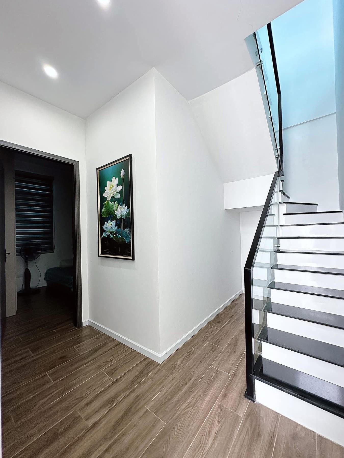 **Bán nhà hẻm xe hơi Âu Cơ, phường 10, Tân Bình; (4,3x22) 2 lầu - 8,2 tỷ - Ảnh 1