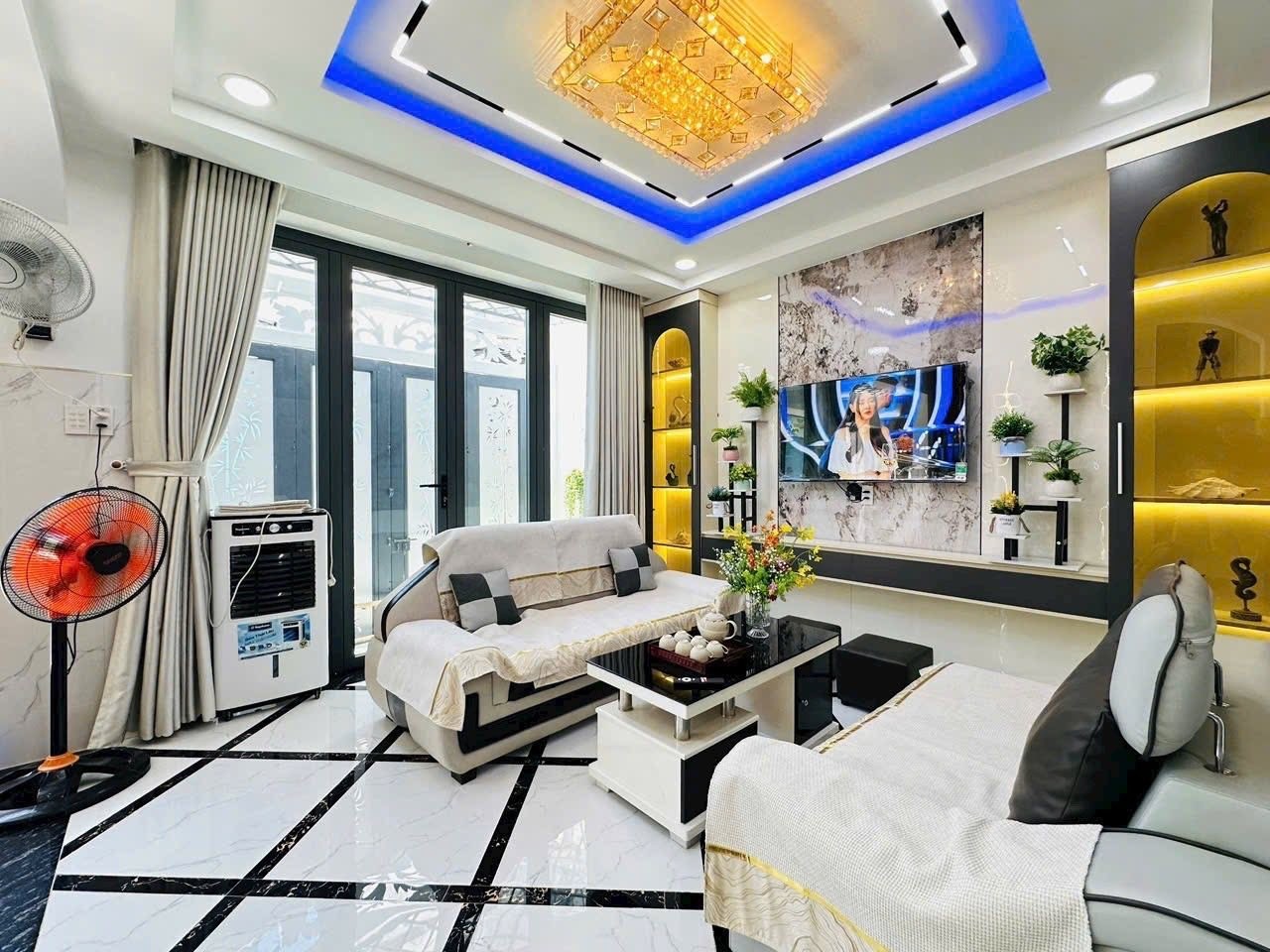 BÁN BIỆT THỰ MINI NGANG 8M – 60M2 - FULL NỘI THẤT – CHỈ 7.9 TỶ!<br>Vị trí cực đẹp – Phạm Văn Chiêu, - Ảnh 1