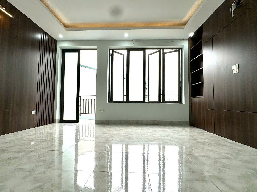 Bán nhà ở Ô Cách Việt Hưng ngõ oto vào sát mặt phố 64m xây 5 tầng mặt tiền: 5m 10 tỷ 9 - Ảnh 3
