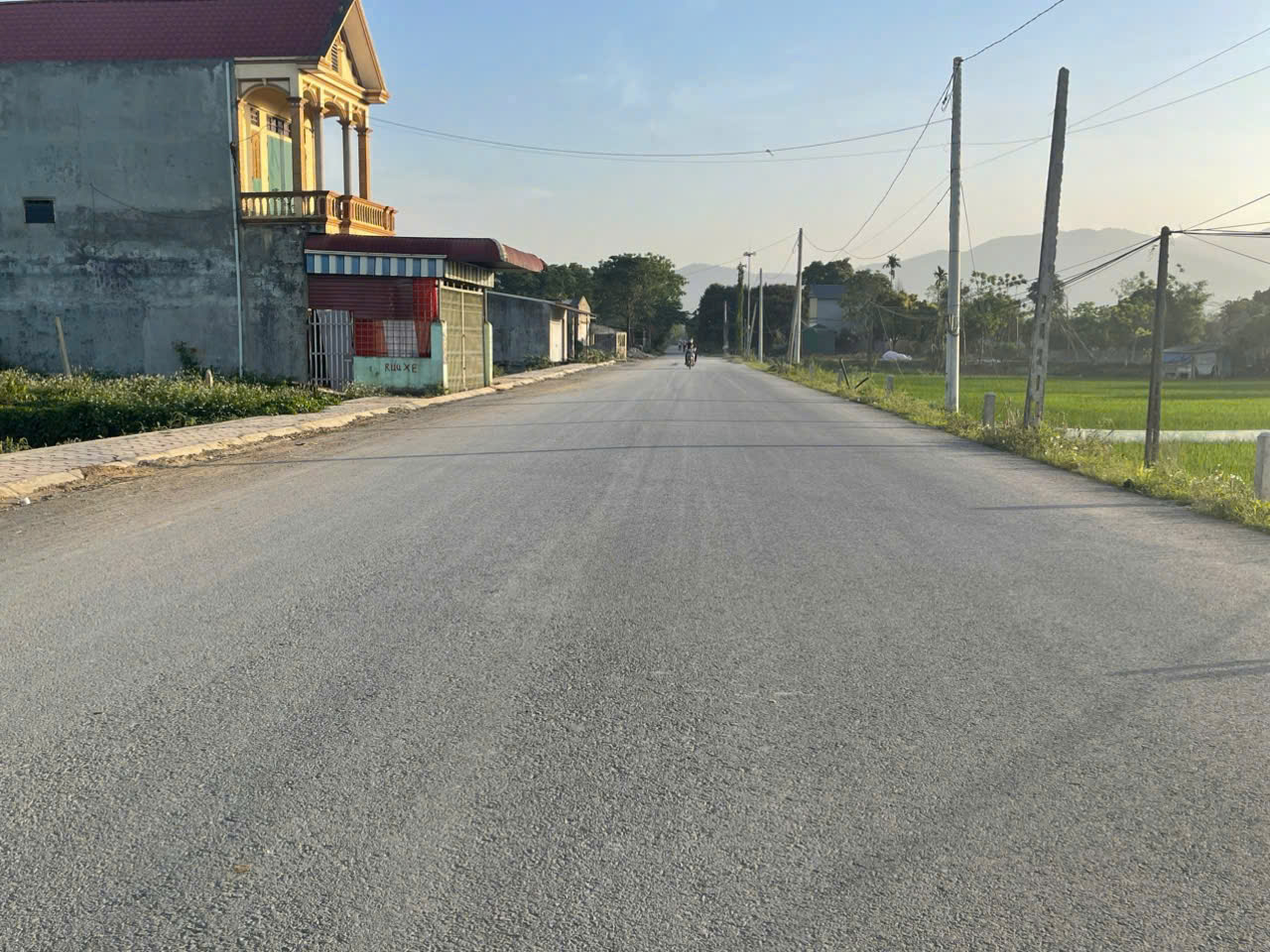 Hàng hot mặt đường đê đáy kinh doanh tại thôn An Hiền- Hoàng Diệu - Chương Mỹ - Ảnh 4