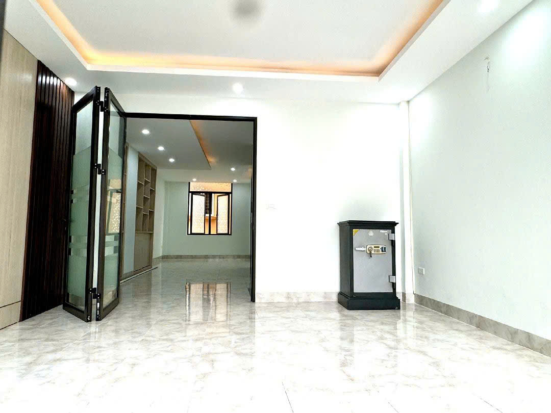 Bán nhà ở Ô Cách Việt Hưng ngõ oto vào sát mặt phố 64m xây 5 tầng mặt tiền: 5m 10 tỷ 9 - Ảnh 4