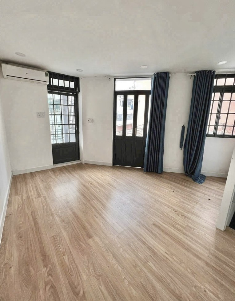 VIP Phan Xích Long–Đoàn Thị Điểm–Cách HẺM XE HƠI 5 nhà–3Tầng, hơn 3 tỷ - Ảnh chính