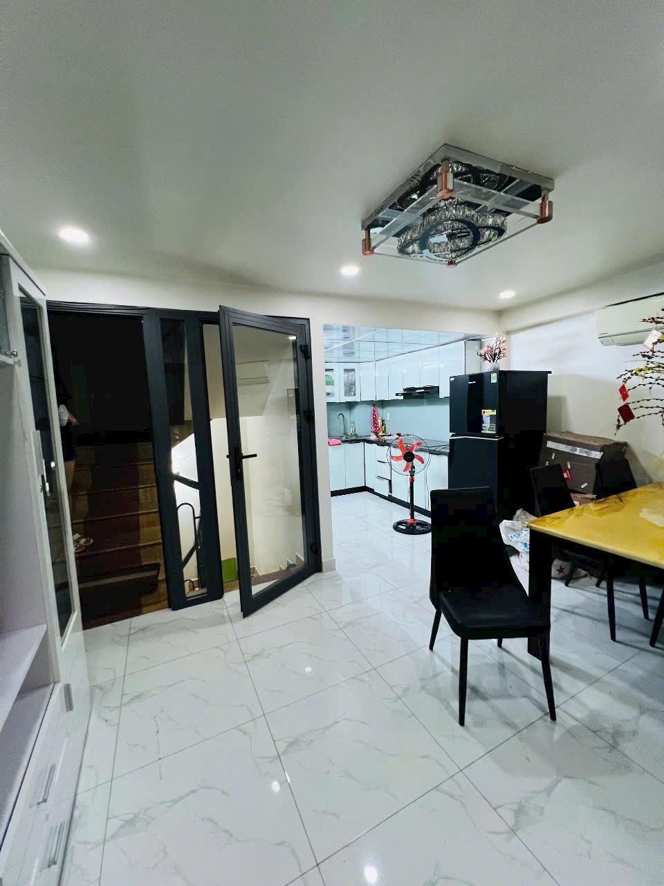 **BÁN GẤP GẤP Nhà Mặt Tiền KD Ngay Chợ Thiếc(4X23m)Trệt+3Lầu,Sổ Vuông A4 Xíu 19Tỷ - Ảnh 2