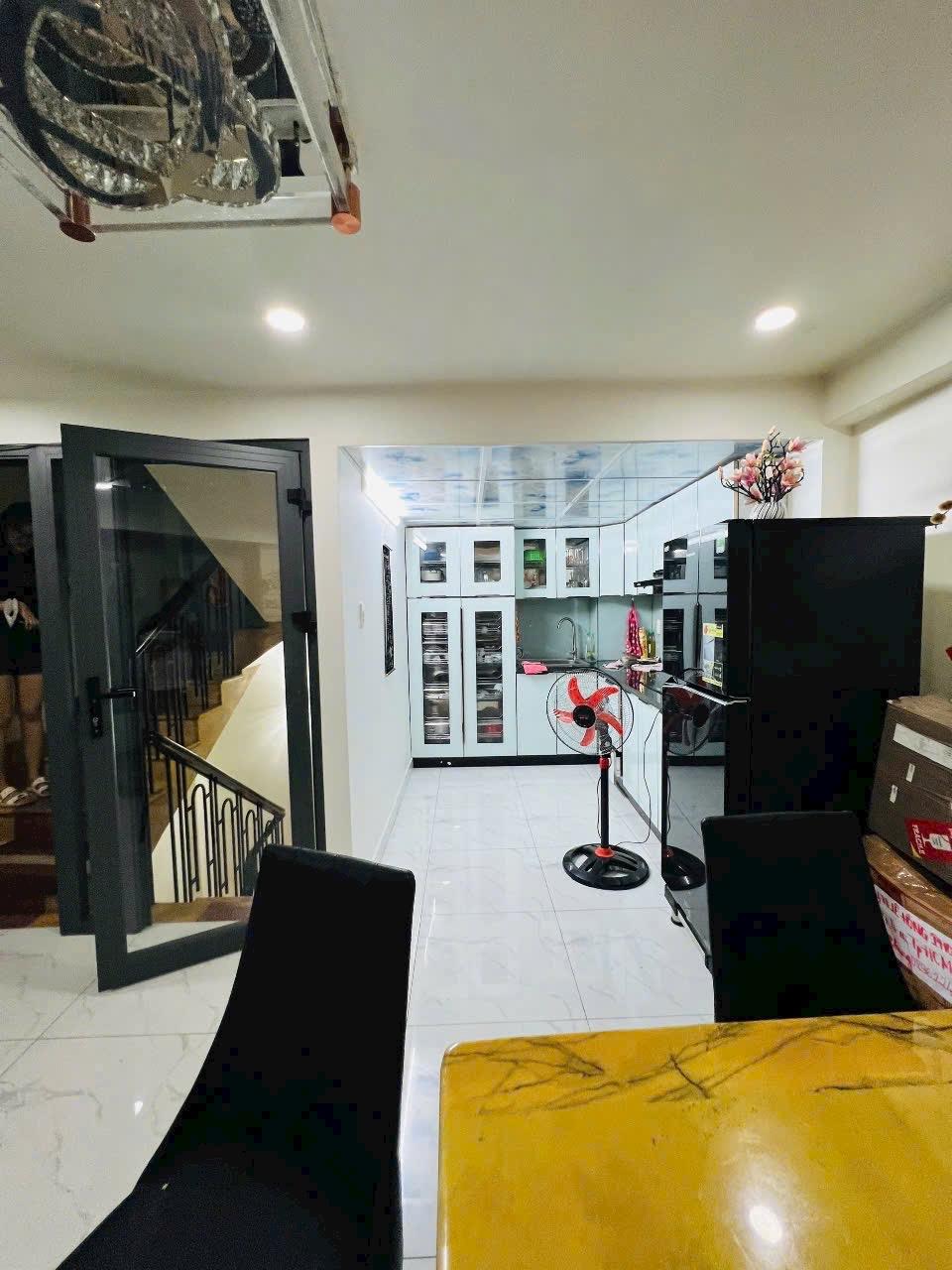 **BÁN GẤP GẤP Nhà Mặt Tiền KD Ngay Chợ Thiếc(4X23m)Trệt+3Lầu,Sổ Vuông A4 Xíu 19Tỷ - Ảnh 4