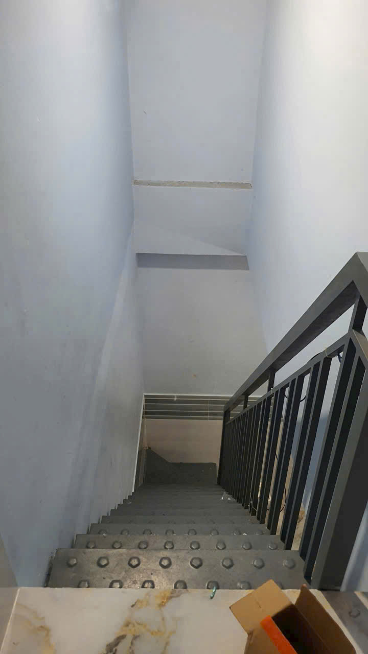 Nhà sạch đẹp! 4x15m, trệt lầu 2pn 2wc, ngay Trường Quới Xuân, giáp Gò Vấp 5p - Ảnh 2