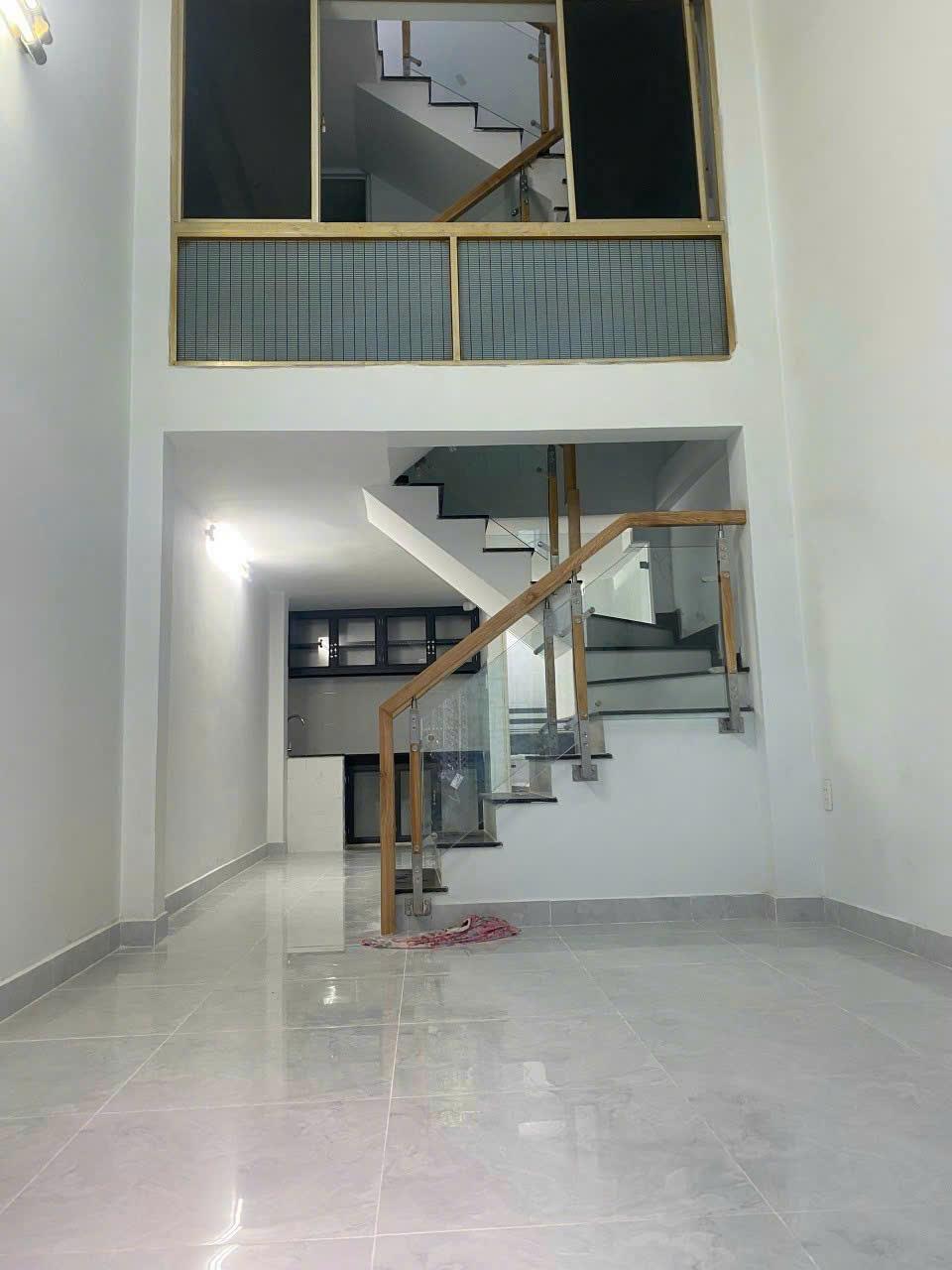 ** Chỉ 5.99Tỷ-Gấp Bán, Nhà Lê Hồng Phong-Trần Hưng Đạo Q5-3Tầng 37m2 Giao nhà Ngay - Ảnh 2