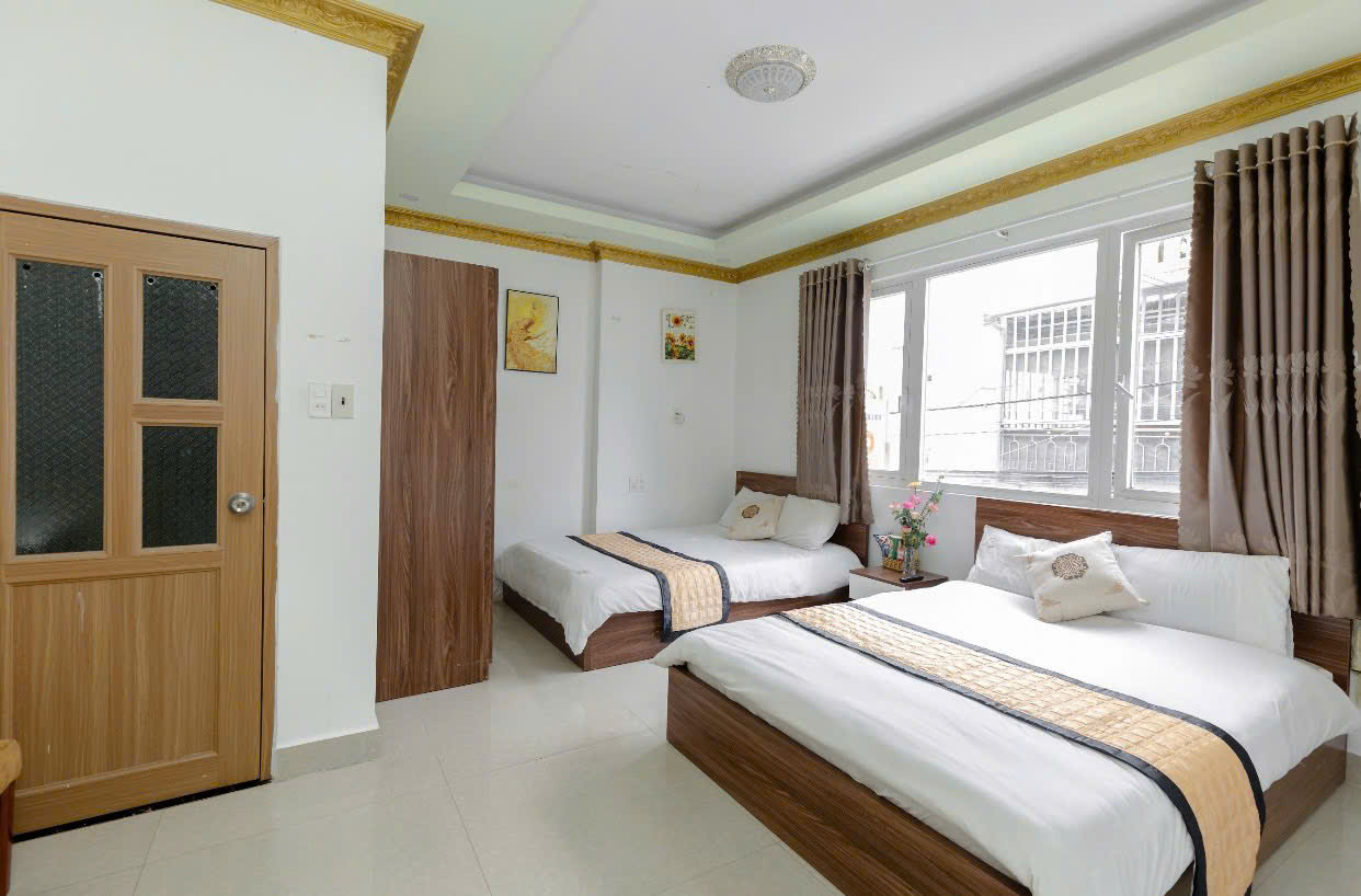 Chỉ 15tỷ cho nhà mặt tiền ngay trung tâm Đà Lạt đang cho thuê 25tr/tháng. - Ảnh 1