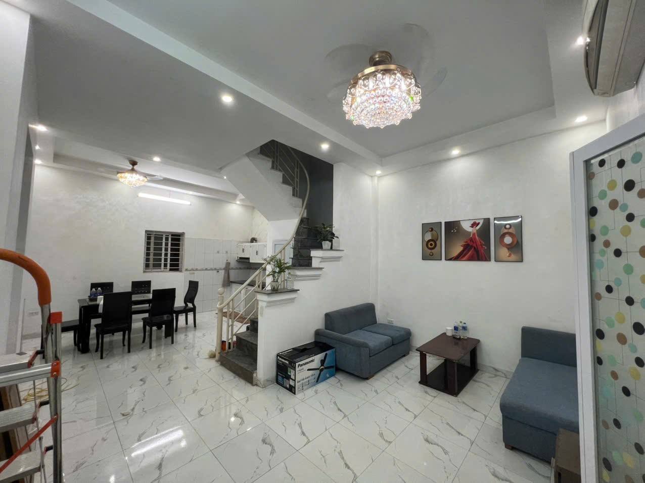 Cho thuê nhà riêng ngõ Bạch Mai, quận Hai Bà Trưng 40m x 3T giá 11.5 triệu, 3 ngủ, 2vs - Ảnh chính