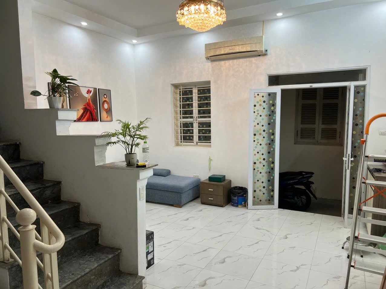 Cho thuê nhà riêng ngõ Bạch Mai, quận Hai Bà Trưng 40m x 3T giá 11.5 triệu, 3 ngủ, 2vs - Ảnh 1