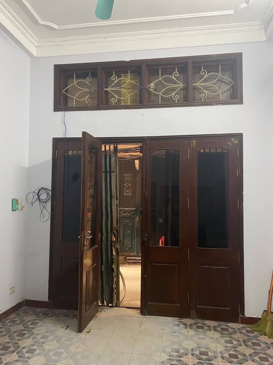 Cho thuê nhà trong ngõ chợ Khâm Thiên - Đống Đa 36m x 5T giá 10tr, ở và KD online - Ảnh 2
