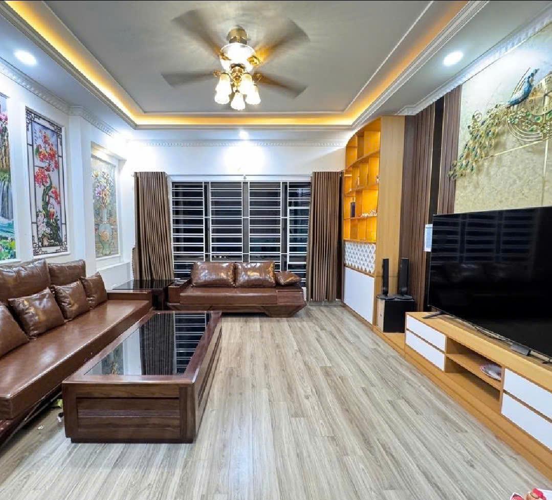 SIÊU PHẨM NHÀ ĐẸP NGÃ TƯ SỞ  – 5 TẦNG – 45M2- MT 4.4M – CHỈ 10.5 TỶ - Ảnh chính