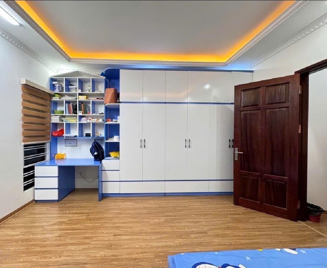 SIÊU PHẨM NHÀ ĐẸP NGÃ TƯ SỞ  – 5 TẦNG – 45M2- MT 4.4M – CHỈ 10.5 TỶ - Ảnh 2