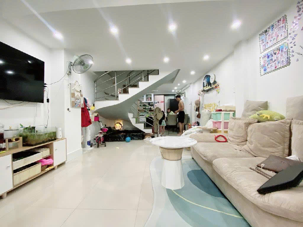 NHÀ MỚI ĐẸP NGAY VẠN HẠNH MALL – 3/2  QUẬN 10 - 50M 3 TẦNG  3PN - HOÀN CÔNG - GIÁ 8.3 TỶ TL. - Ảnh 1