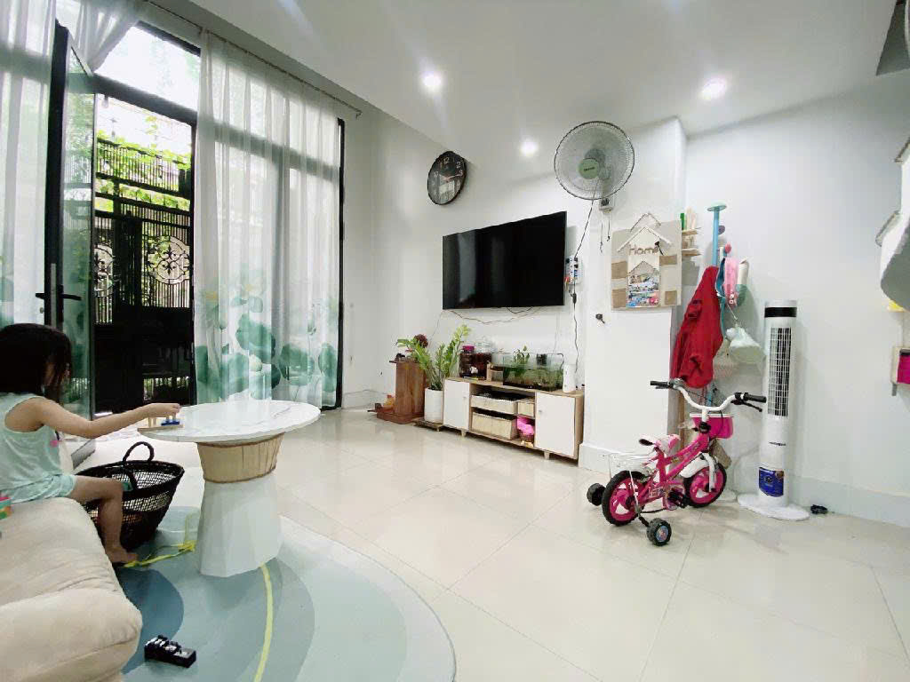 NHÀ MỚI ĐẸP NGAY VẠN HẠNH MALL – 3/2  QUẬN 10 - 50M 3 TẦNG  3PN - HOÀN CÔNG - GIÁ 8.3 TỶ TL. - Ảnh 3