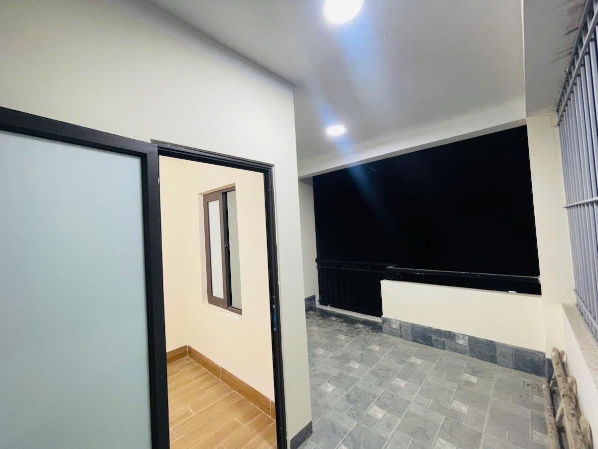 NHÀ KHƯƠNG TRUNG GẦN ÔTÔ 28M X 4 TẦNG  GIÁ NHỈNH 5 TỶ - NHÀ XÂY CHẮC CHẮN Ở LUÔN - Ảnh 3