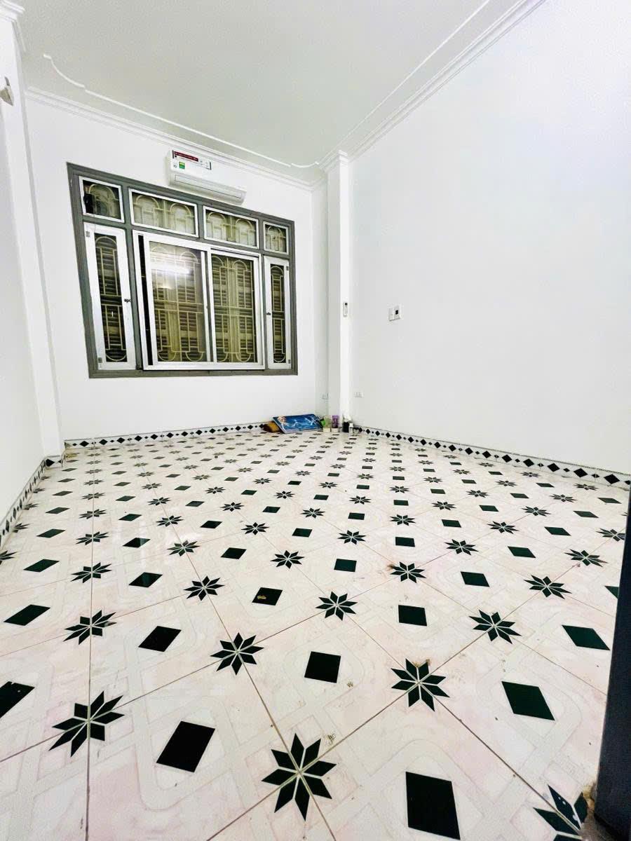 NHÀ KHƯƠNG TRUNG GẦN ÔTÔ 28M X 4 TẦNG  GIÁ NHỈNH 5 TỶ - NHÀ XÂY CHẮC CHẮN Ở LUÔN - Ảnh 1