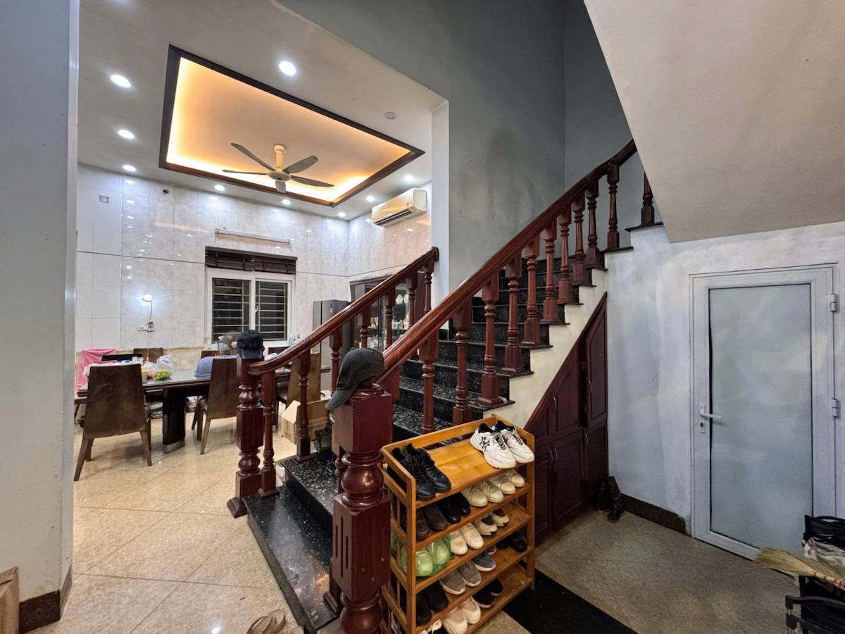 BÁN BIỆT THỰ ÂU CƠ, TÂY HỒ. 197M2 4 TẦNG MT 10M- GIÁ 14,5 TỶ- Ô TÔ TRÁNH - NGÕ THÔNG - GARA Ô TÔ - - Ảnh 2