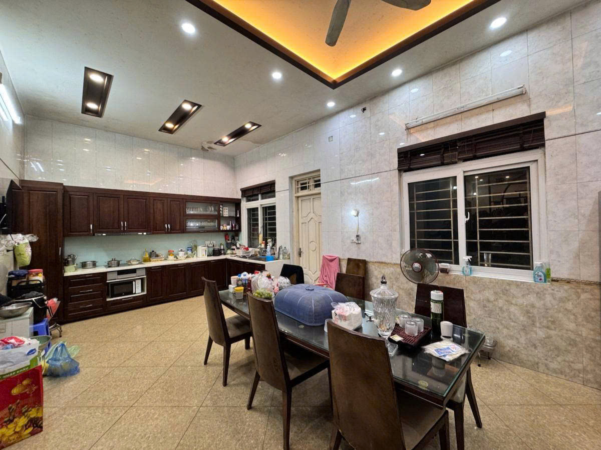 BÁN BIỆT THỰ ÂU CƠ, TÂY HỒ. 197M2 4 TẦNG MT 10M- GIÁ 14,5 TỶ- Ô TÔ TRÁNH - NGÕ THÔNG - GARA Ô TÔ - - Ảnh 3