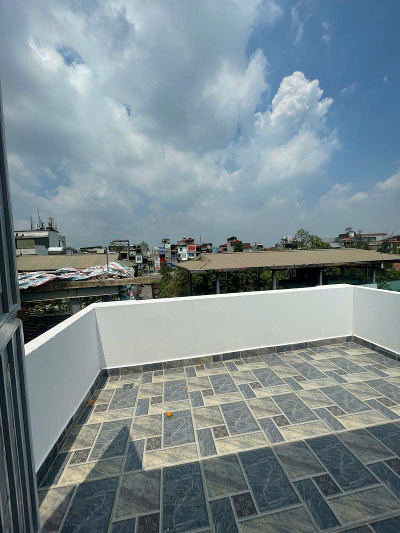 Cần bán nhà mới Nguyễn Văn Cừ, có sân để xe, nhà thoáng, tiện ích đa dạng. - Ảnh 4