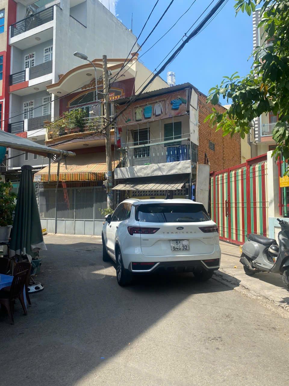 BÁN NHÀ GẦN KÊNH TÂN HOÁ, TÂN PHÚ, HẺM XE HƠI QUAY ĐẦU, NHỈNH 4 TỶ - Ảnh 1