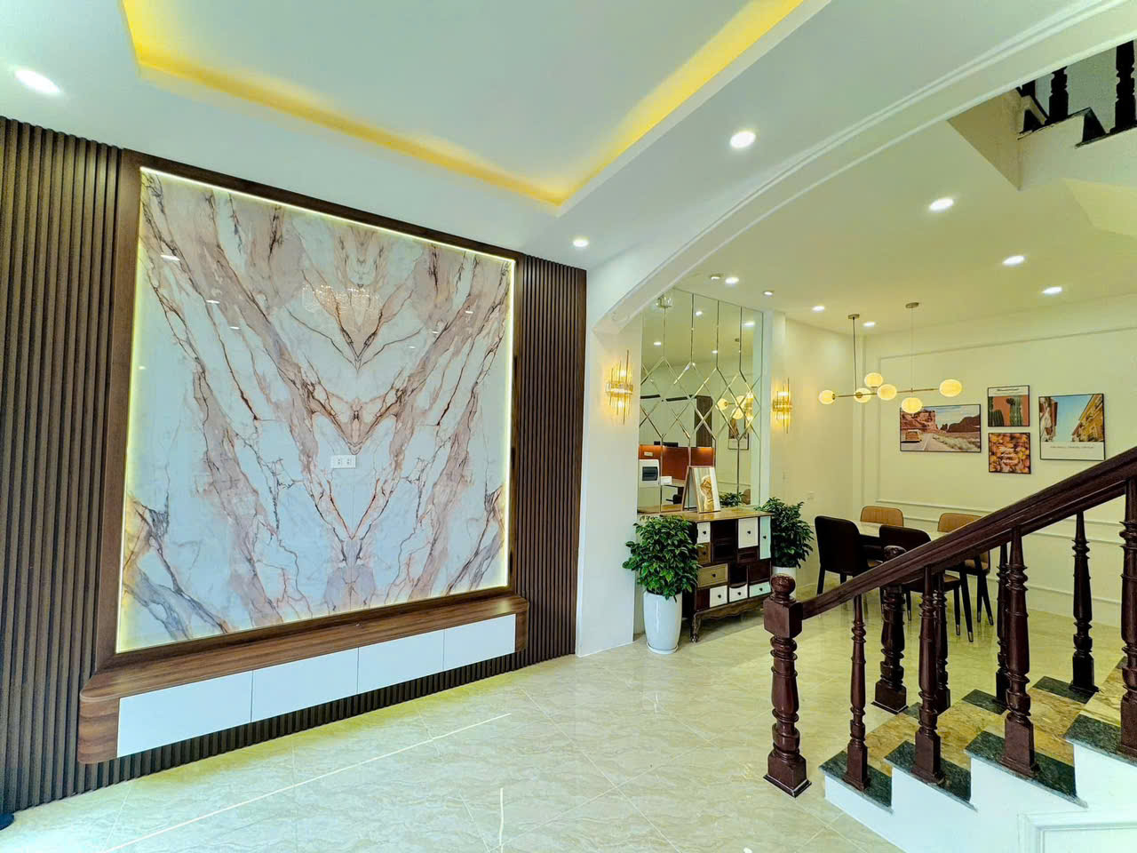 Bán nhà riêng đường Trương Định quận Hoàng Mai 35m x 4T giá 6.8 tỷ, nhà đẹp, đủ đồ - Ảnh 1