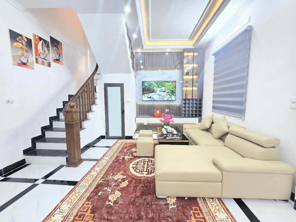 Hơn 6 Tỷ Ô Tô Đậu Cạnh Nhà - TT Hoàng Mai - Nhà Cực Đẹp Về Ở Luôn - Ngõ Thông - Ảnh 1