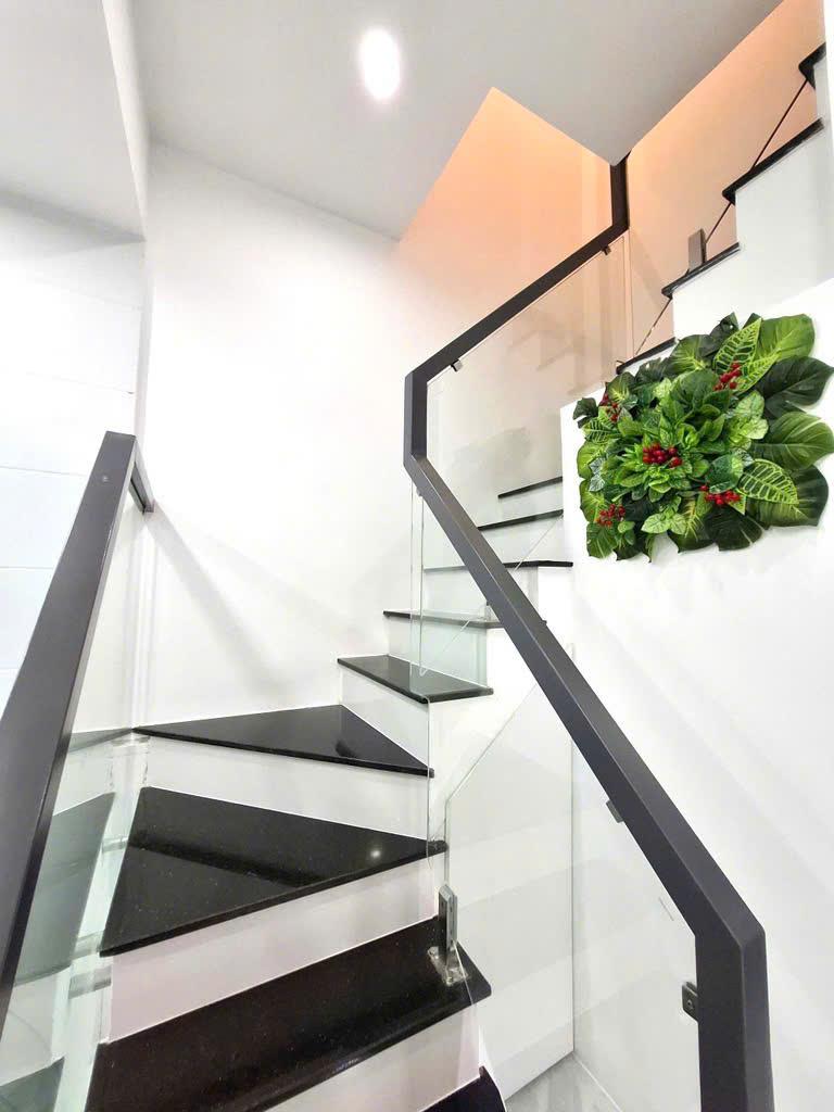 BÁN NHÀ QUẬN TÂN PHÚ, GẦN KÊNH TÂN HOÁ, 30M2, HẺM XE HƠI, NHỈNH 4 TỶ - Ảnh 3
