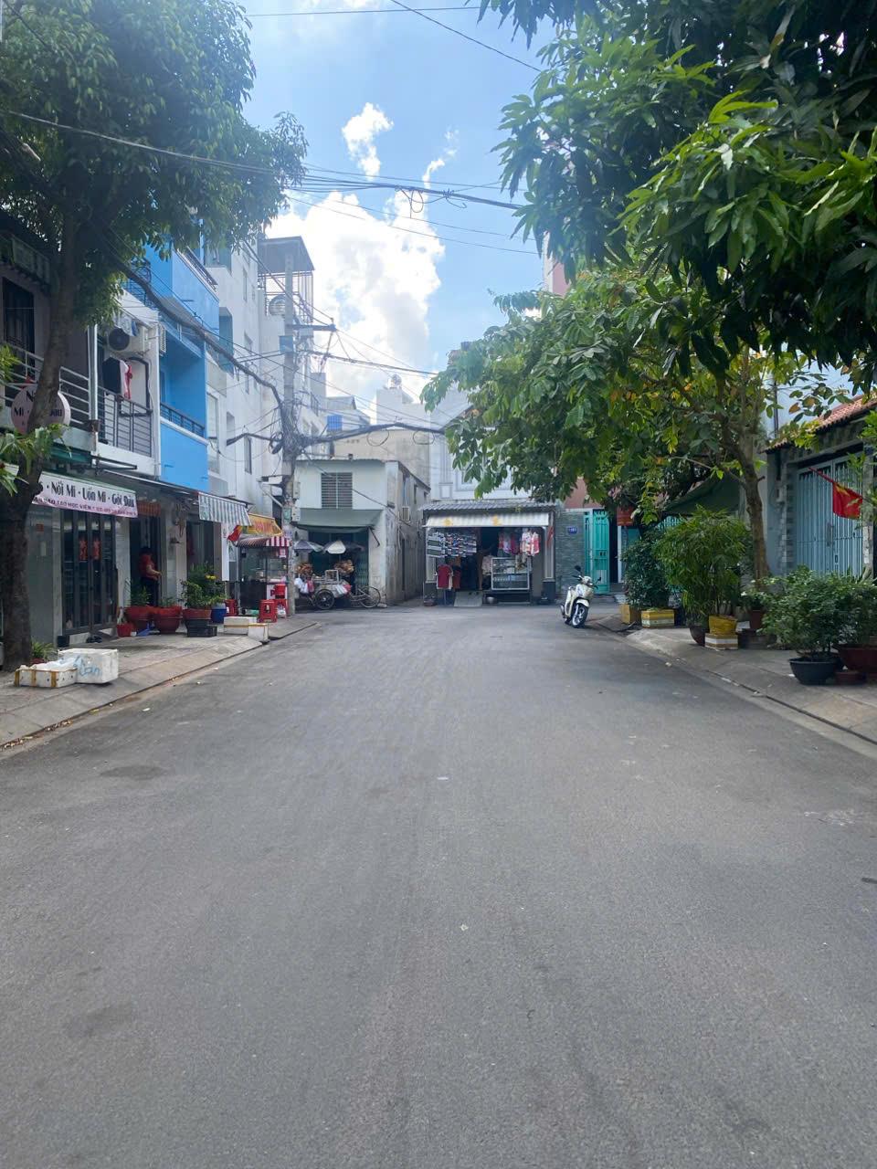 BÁN NHÀ QUẬN TÂN PHÚ, GẦN KÊNH TÂN HOÁ, 30M2, HẺM XE HƠI, NHỈNH 4 TỶ - Ảnh 1