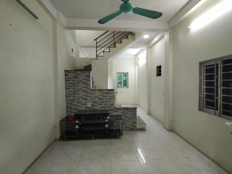 Săn nhà giá rẻ Nguyễn Văn Cừ, diện tích rộng, tiện ích đầy đủ, gần trung tâm. - Ảnh 1