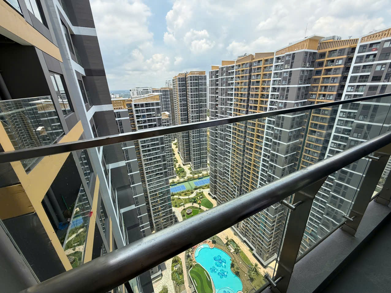CẦN BÁN GẤP CĂN GÓC 2PN+ (CÓ THỂ LÀM 3PN) – TẦNG CAO VIEW THOÁNG vị trí đẹp tại TP Thủ Đức, TPHCM - Ảnh 3