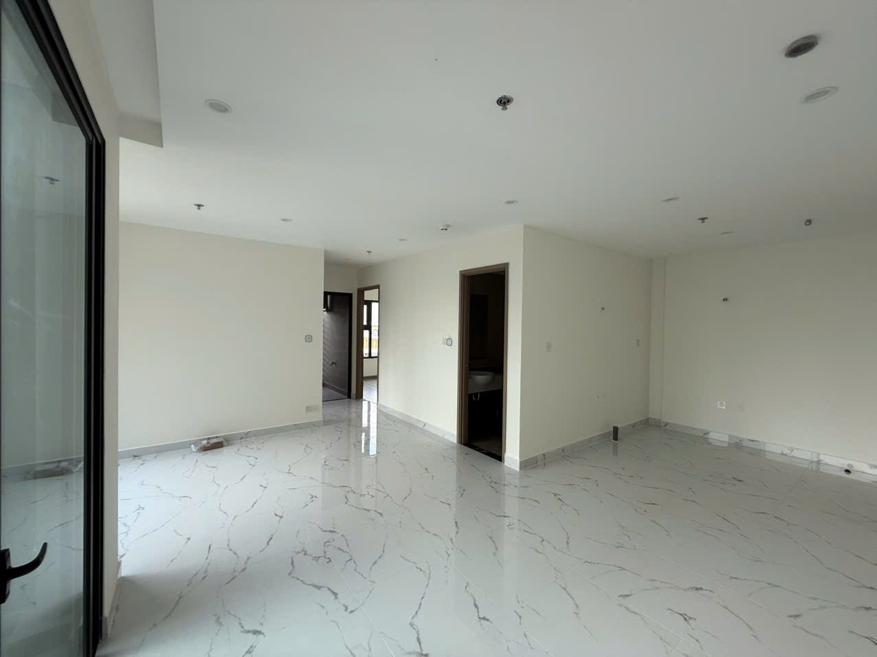 CẦN BÁN GẤP CĂN GÓC 2PN+ (CÓ THỂ LÀM 3PN) – TẦNG CAO VIEW THOÁNG vị trí đẹp tại TP Thủ Đức, TPHCM - Ảnh 4