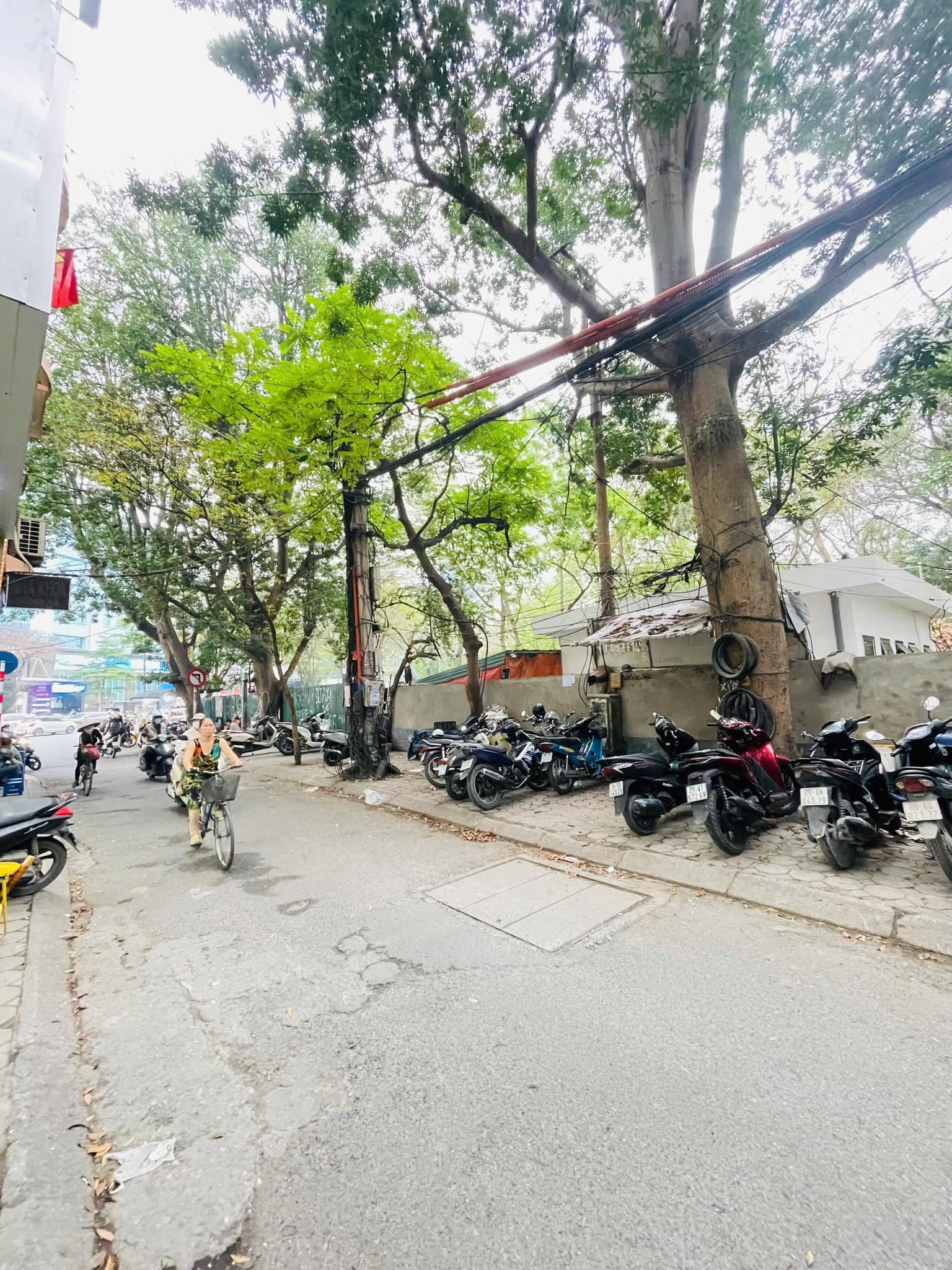 MẶT PHỐ KHƯƠNG THƯỢNG CHỈ HƠN 300 TRIỆU/M2 NHÀ 5 TẦNG - Ô TÔ ĐỖ CỬA- 10M RA PHỐ TÂY SƠN - Ảnh chính