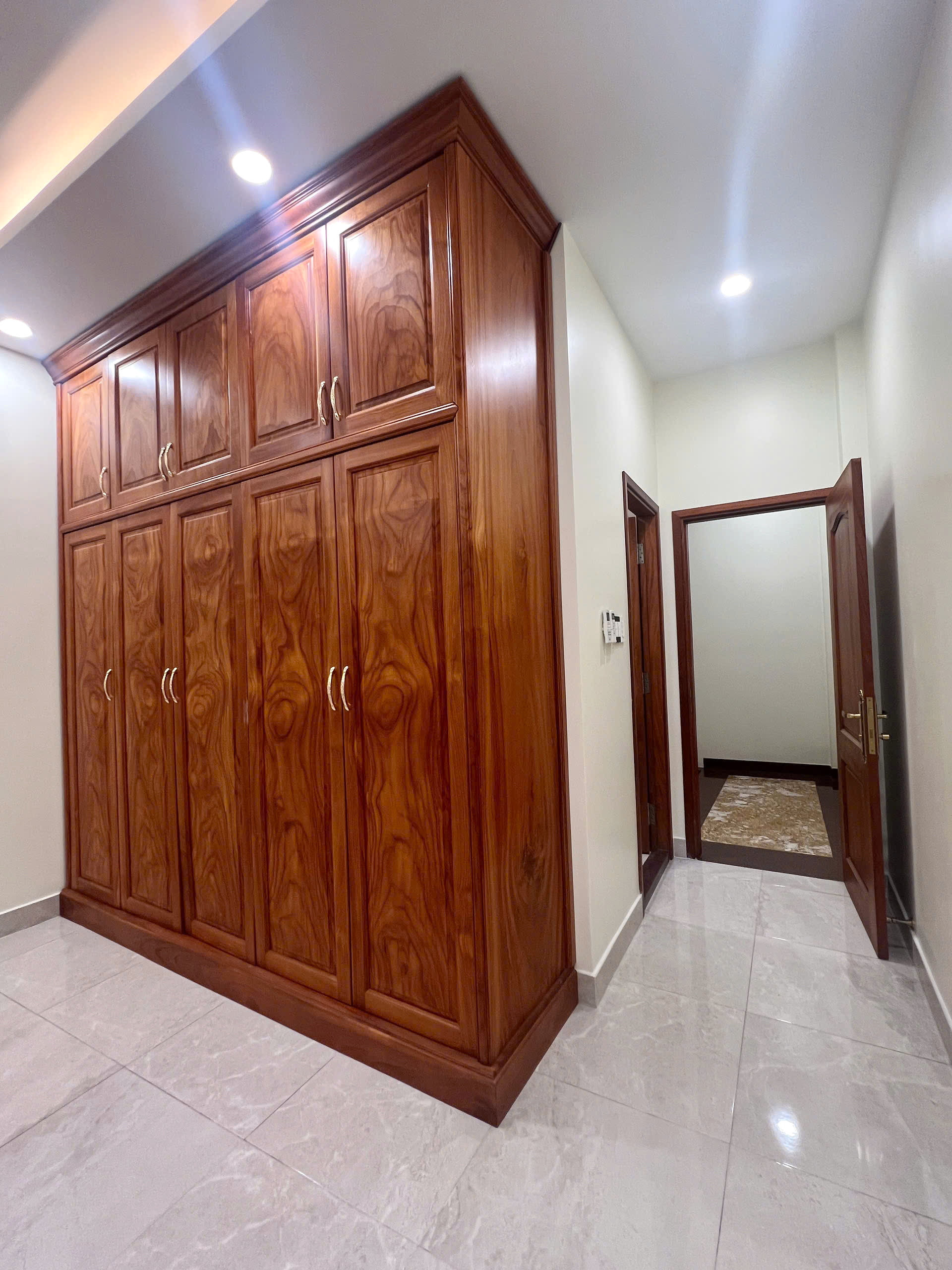 Nhà mới 2 mặt hẻm 3 tầng nở hậu 8m sát đường Trần Bình Trọng P2Q5 - Ảnh 3