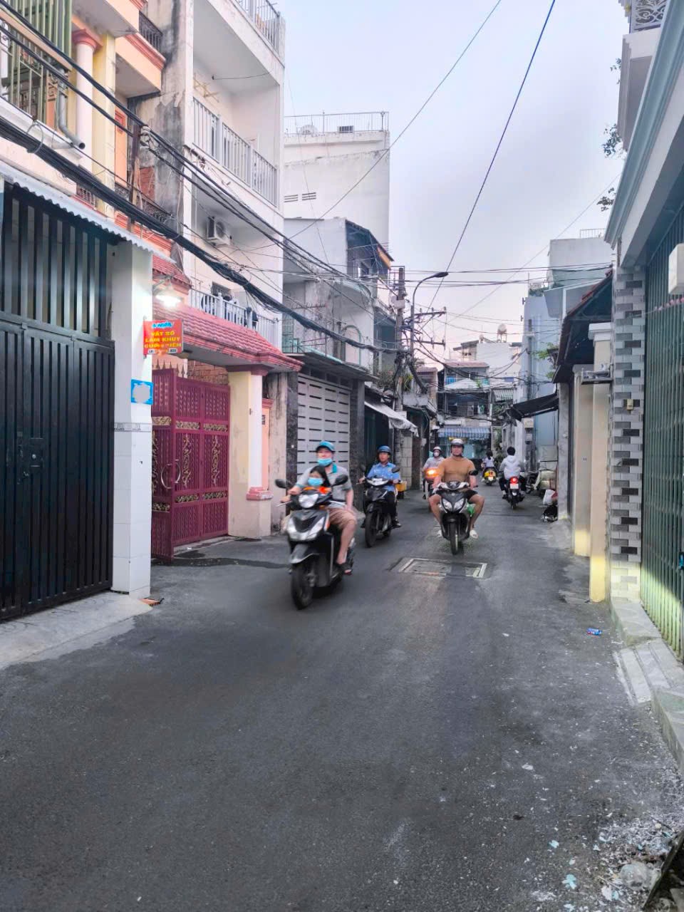 NHÀ BÁN NGUYỄN KIỆM GV - GIÁP BV 175 & 5 PHÚT RA SÂN BAY TSN - DT 55M² - 2 TẦNG HƠN 5 TỶ - Ảnh chính