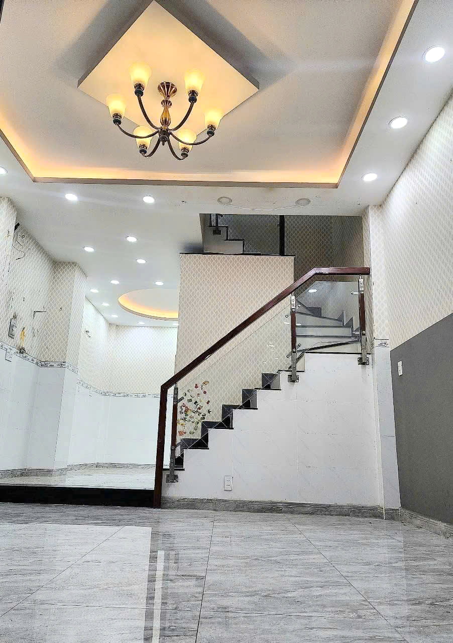 Nhà góc 4 tầng hẻm 312 Âu Dương Lân P3 Q8 - Ảnh chính