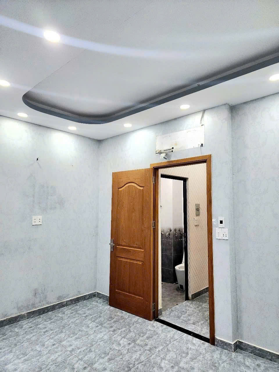 Nhà góc 4 tầng hẻm 312 Âu Dương Lân P3 Q8 - Ảnh 1