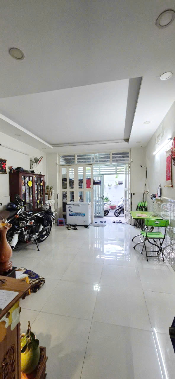 Nhà xe hơi trong nhà Hoàng Minh Đạo P5Q8 - Ảnh 1
