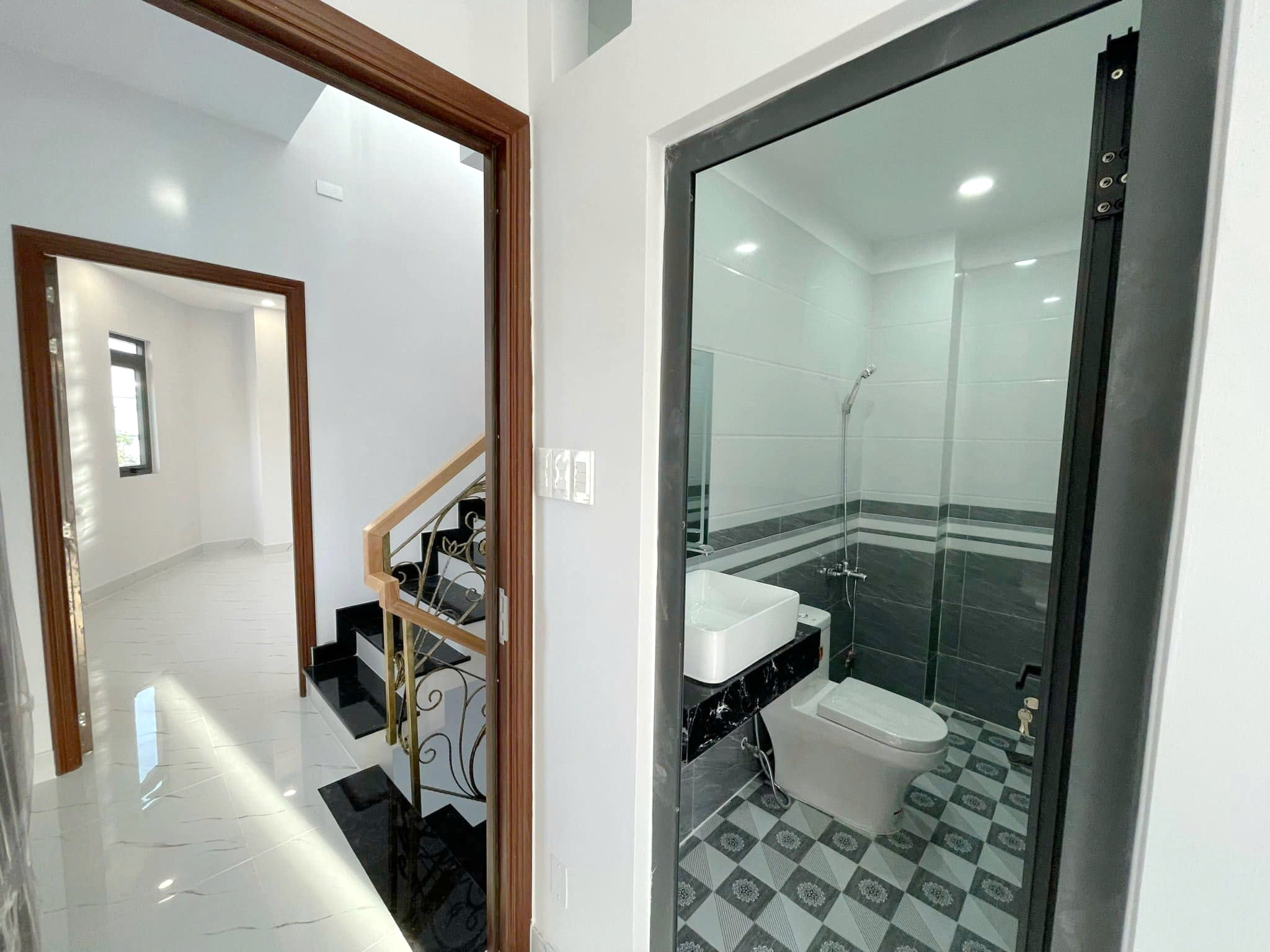 Nhà đường nội bộ 6m Bông Sao P5Q8 oto trong nhà - Ảnh 1